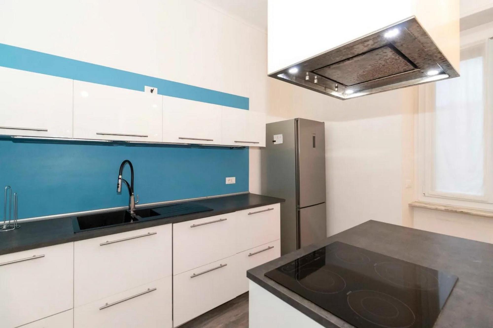 New! Cit Turin Elegant Apt With Parking Bagian luar foto