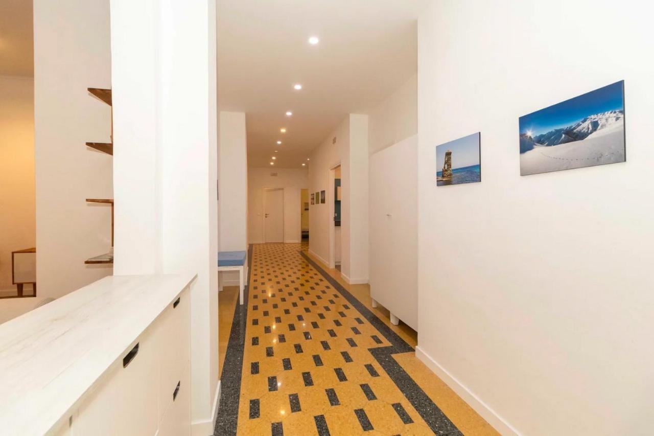 New! Cit Turin Elegant Apt With Parking Bagian luar foto